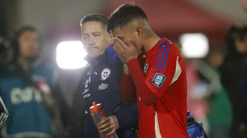 Vicente Pizarro se lesionó jugando ante Bolivia.