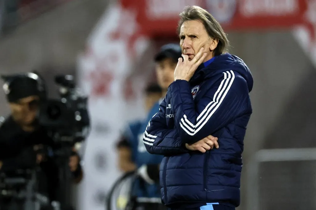 Ricardo Gareca dijo no quedar tan preocupado por la caída ante Bolivia. (Andres Pina/Photosport).