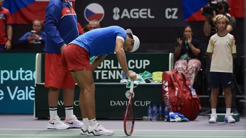 Machac tuvo que abandonar por lesión en la Copa Davis