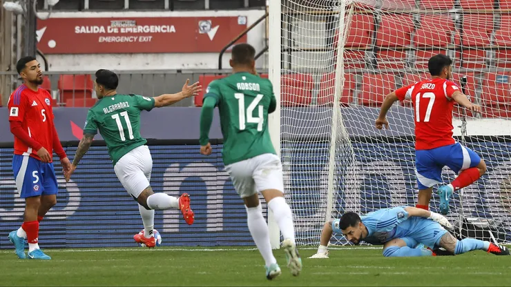 Julio Rodríguez le cae a Gabriel Arias en la Roja
