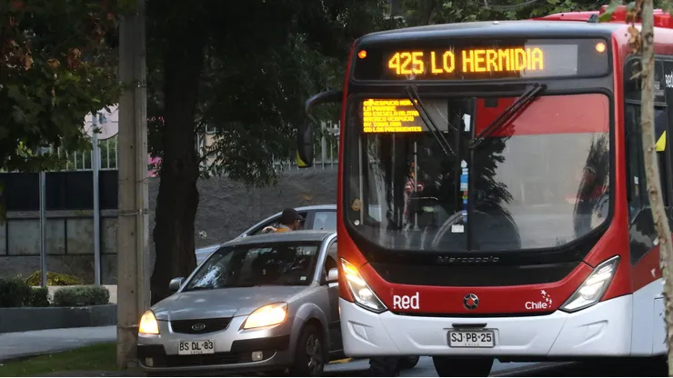Buses Red