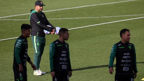 DT de Bolivia modifica su estrategia para enfrentar a Chile.