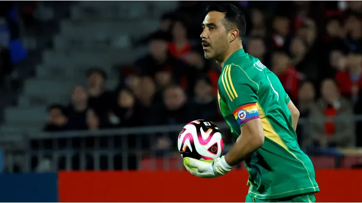 Habrá homenaje a Claudio Bravo, mas no será este martes ante Bolivia.