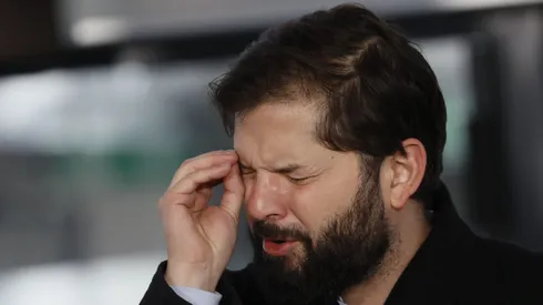 Aprobación de Boric baja a su mínimo apoyo en cuatro semanas.