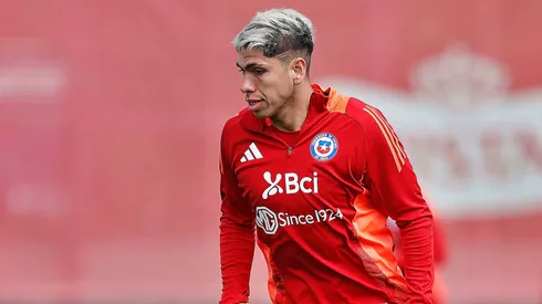 La Joya Palacios agarra camiseta de titular para este martes.