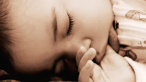 Comenzó el cambio de hora en Chile.