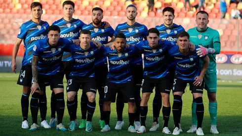 El equipo de Huachipato en el juego de la fecha 21 del Campeonato Nacional contra Universidad Católica.