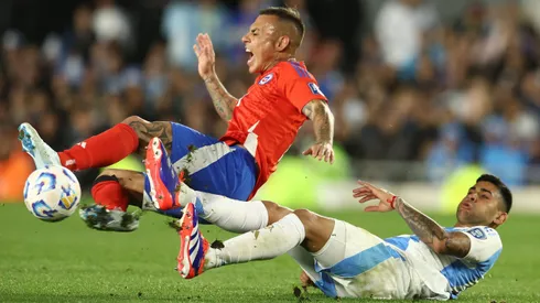 Edu Vargas recibió una dura crítica por su partido ante Argentina