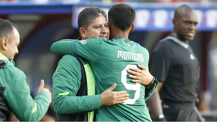 Óscar Villegas mete miedo con su renovada Bolivia previo al duelo con Chile.