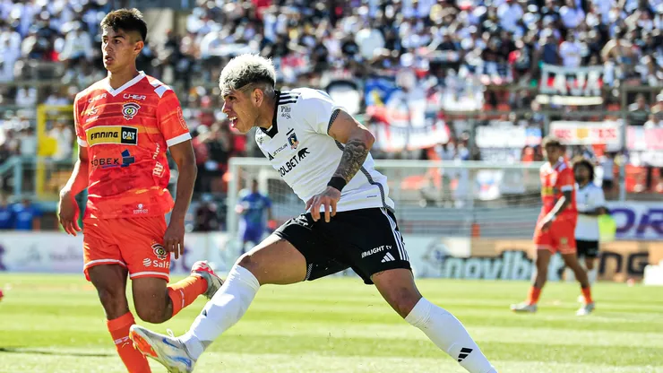 Carlos Palacios jugando ante Cobreloa.