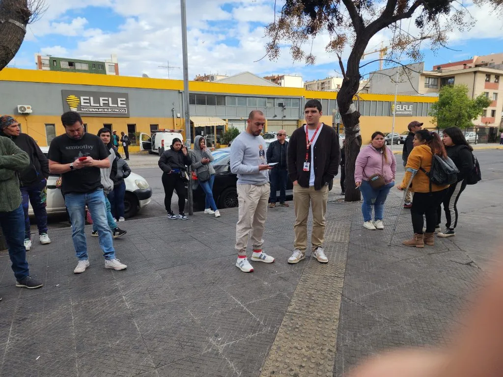 Marcelo Díaz estuvo en la Posta Central por Cristóbal Campos. Foto: Emisora Bullanguera.