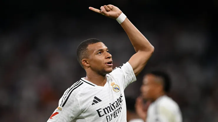 Kylian Mbappé marcó su primer doblete con la camiseta de Real Madrid.