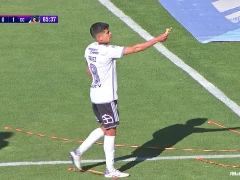 Clásico endieciochado: jugador de Colo Colo recibe empanada en la cabeza