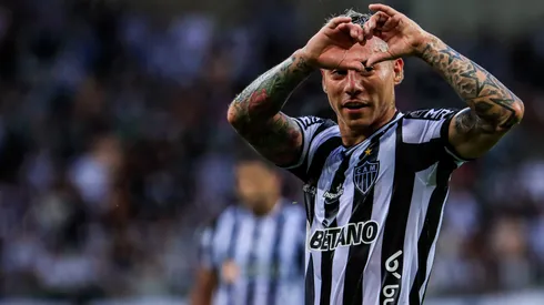 Eduardo Vargas anota su quinto gol de la temporada con Atlético Mineiro.