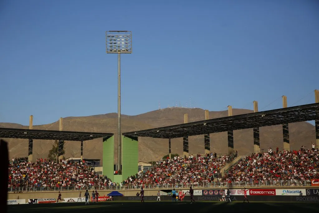 Apenas de 6.510 hinchas será el aforo para la visita de Colo Colo al Luis Valenzuela Hermosilla. | Foto: Photosport.