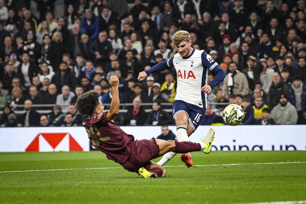 Timo Werner inició el triunfo del Tottenham ante Manchester City en la Copa de la Liga de Inglaterra. Foto: IMAGO.