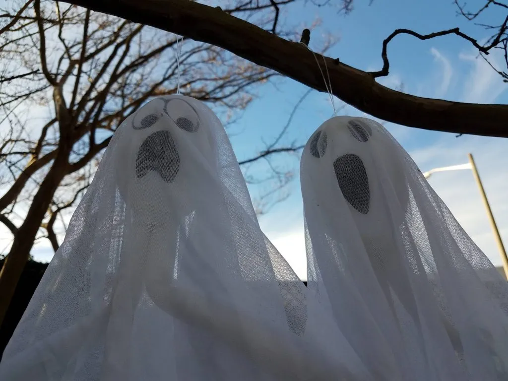 Fantasmas colgantes | Foto: Imago
