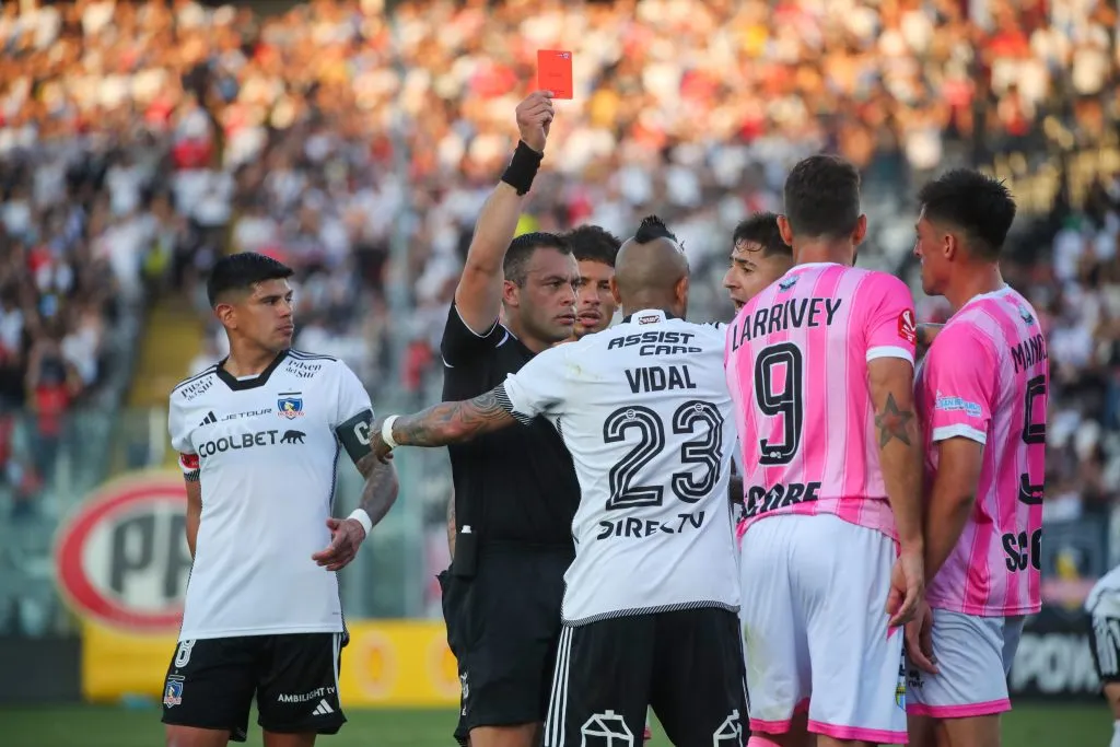 Diego Flores expulsó a Arturo Vidal en la eliminación de Colo Colo en Copa Chile
