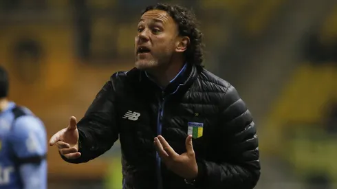 Gabriel Milito no la pasó muy bien en O'Higgins.