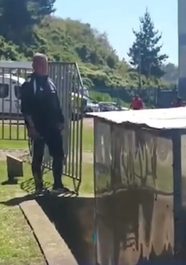 La presencia de Víctor Vidal en la “zona de exclusión” no fue apreciada por los árbitros del partido