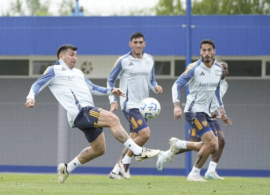 Gary Medel ya entrena con normalidad en Boca Juniors. (Javier Garcia Martino Press CABJ).
