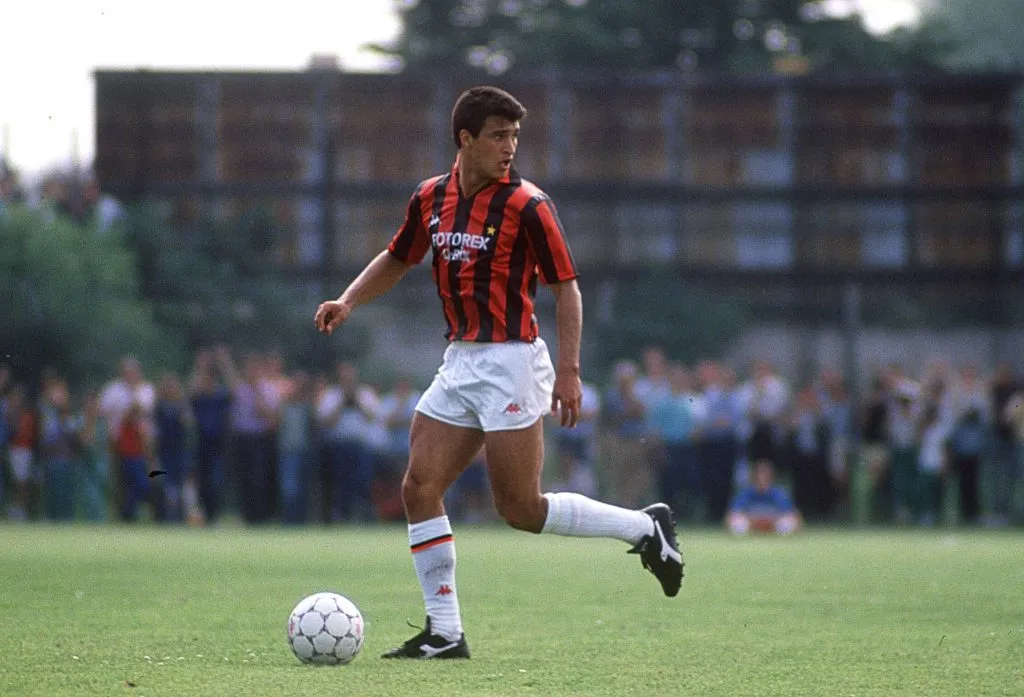 Claudio Borghi en acción por el AC Milan. (Getty Images).