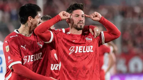 Loyola es ovacionado en Independiente.