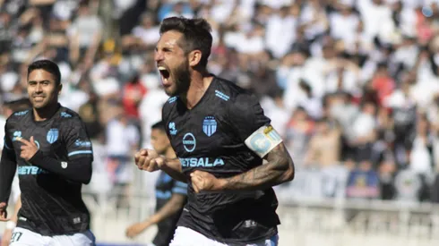 Joaquín Larrivey sigue vigente en el fútbol chileno.