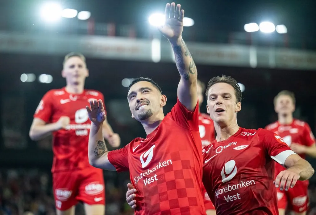Niklas Castro brilló en el triunfo del SK Brann y sigue presionando para ser convocado a Chile. Foto: SK Brann.