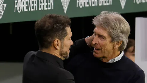 Pellegrini se saluda con el Cholo Simeone