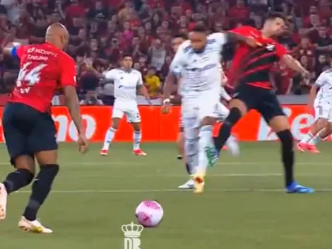 ¡Da la vuelta al mundo por una expulsión a los tres segundos!