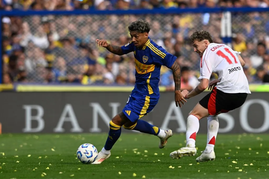 Cristian Medina en acción ante River Plate. (Foto: Diego Haliasz | Imago).