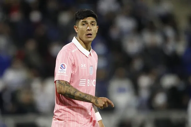 El segundo ciclo de Valber Huerta en la UC ha sido muy desafortunado. (Felipe Zanca/Photosport).