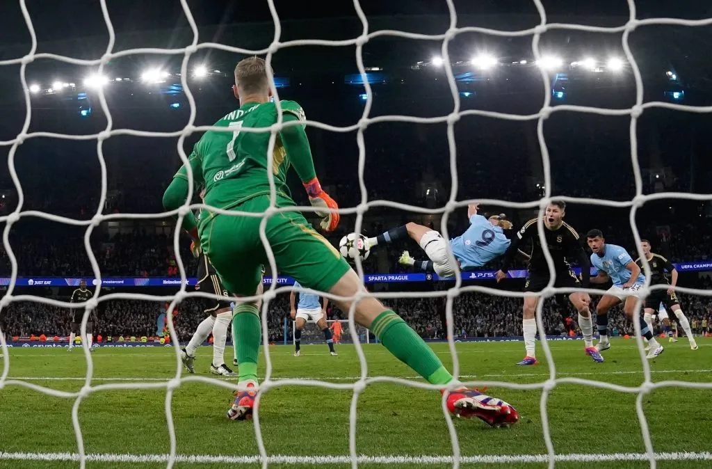 Erling Haaland deslumbró a la UEFA Champions League con un gol que nadie entiende bien lo que fue. Foto: IMAGO.