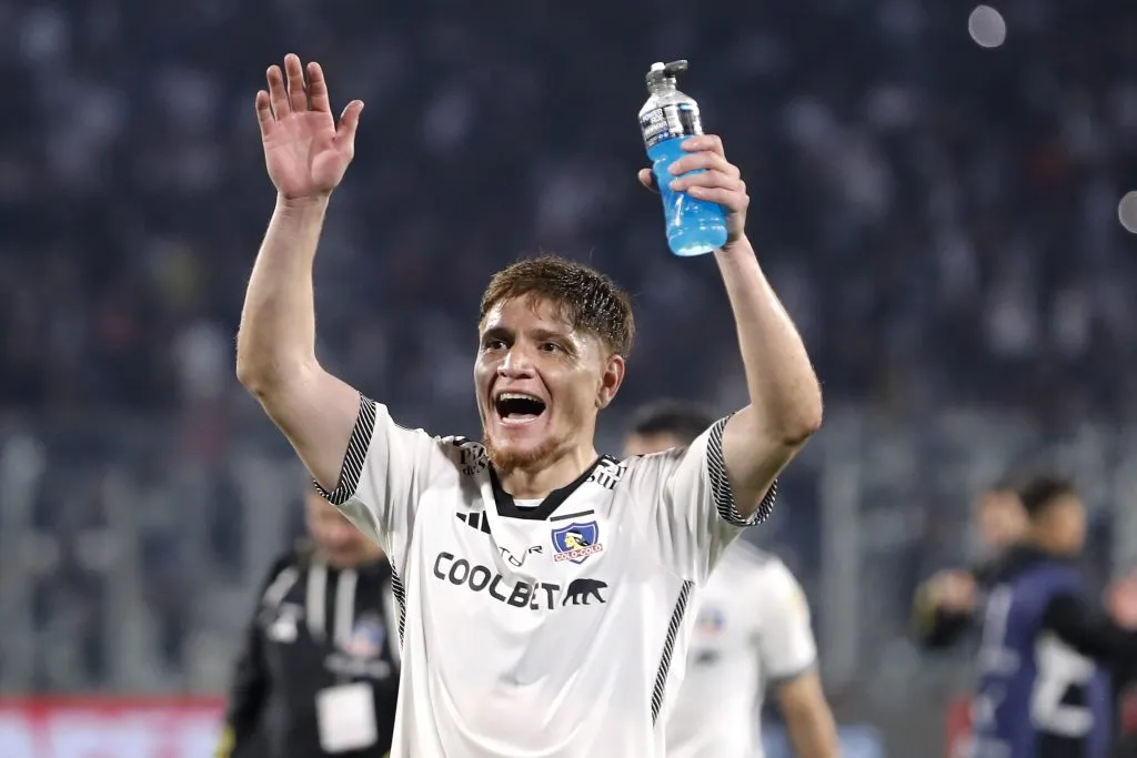 Leonardo Gil en el duelo entre Colo Colo y Junior de Barranquilla. (Felipe Zanca/Photosport).