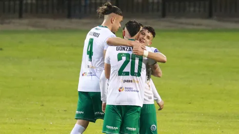 Los jugadores de Puerto Montt celebran la clasificación ante Huachipato en la Copa Chile 2024.