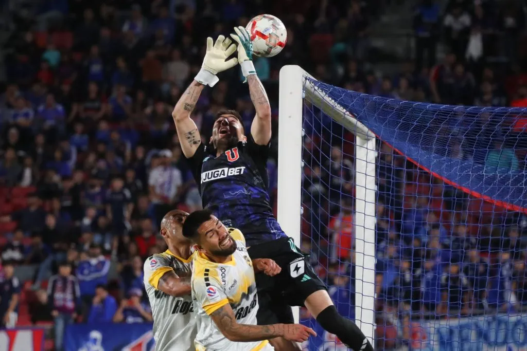 Johnny Herrera tiene reparos con Gabriel Castellón en U de Chile. Foto: Jonnathan Oyarzun/Photosport