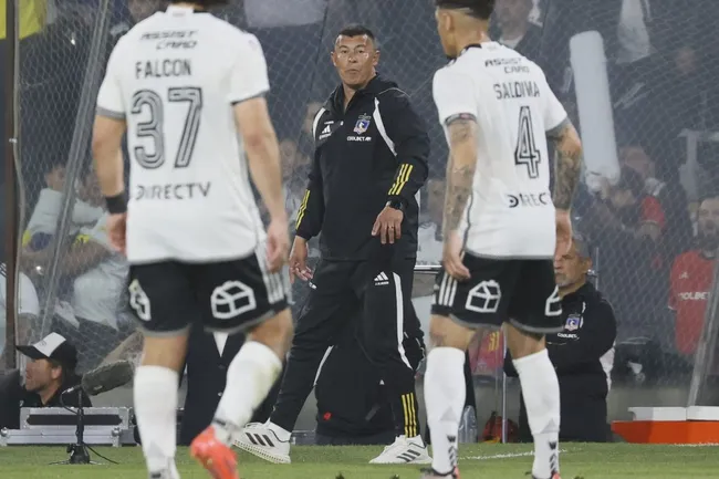 ¿Almirón dio instrucciones estando suspendido? Es lo que debe probar la U si quiere quitarle puntos a Colo Colo.
