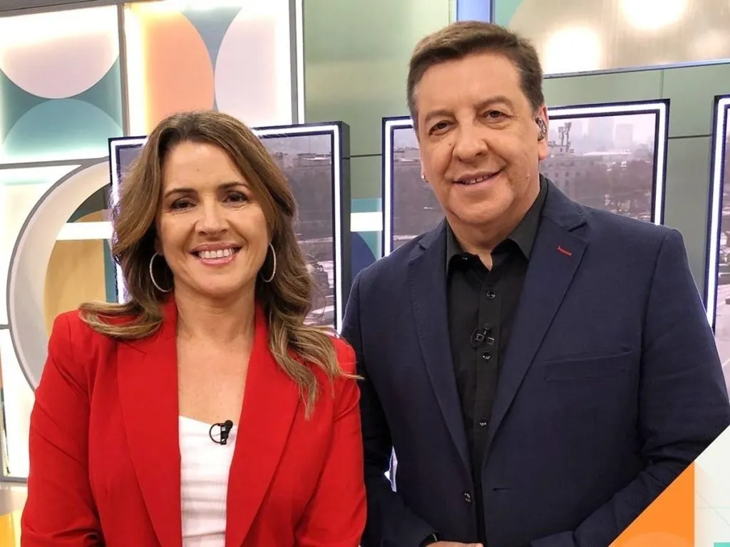 Monserrat Álvarez y JC Rodríguez, la pareja que conduce Contigo en la Mañana de Chilevisión.
