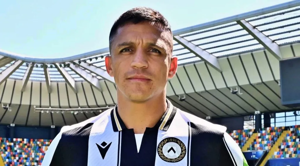 Alexis Sánchez no apareció en el video de la foto oficial de Udinese y los hinchas quedaron con dudas. Damián Pizarro sí lo hizo. Foto: Udinese.