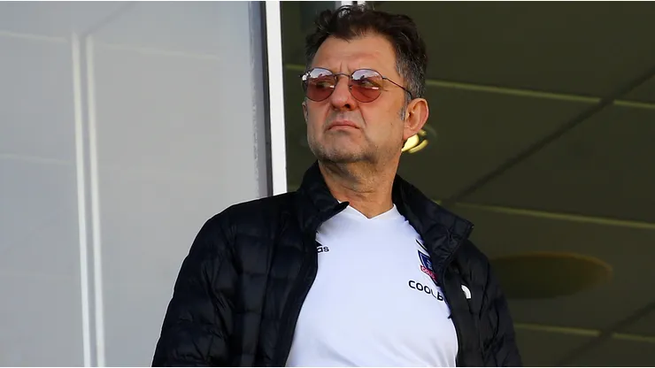 Aníbal Mosa tiene problemas con los fichajes.