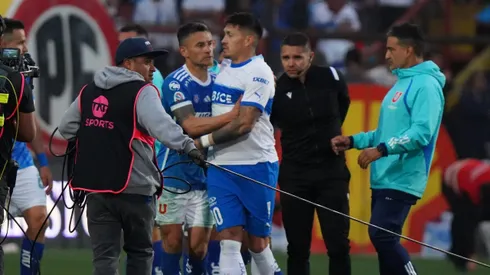 Charles Aránguiz separó a Nicolás Castillo de otra polémica.