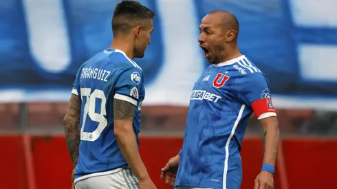 Marcelo Díaz saca el león para animar a la U por el título.