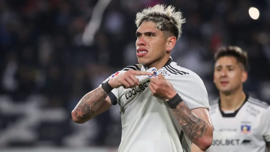 Por amor a Colo Colo, Carlos Palacios tomó una drástica decisión luego de su terrible problema físico. Foto: Photosport.