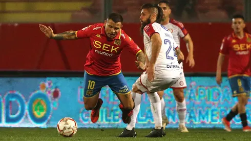 Emiliano Vecchio y Ezequiel Parnisari en Unión La Calera vs Unión Española, en la fecha 13 del Campeonato Nacional 2024.