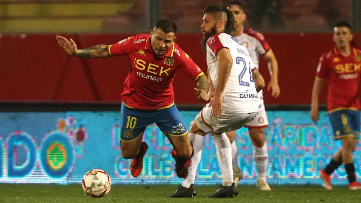 Emiliano Vecchio y Ezequiel Parnisari en Unión La Calera vs Unión Española, en la fecha 13 del Campeonato Nacional 2024.