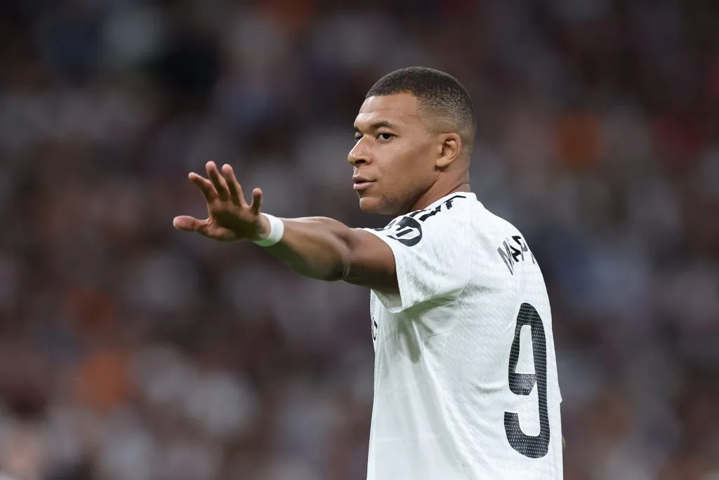 Mbappé no lo pasa bien en la selección de Francia ni en el Real Madrid (Photo by Gonzalo Arroyo Moreno/Getty Images)