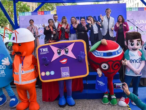 Junaeb Celebró 60 Años de Historia con Feria Pública en Paseo Bulnes