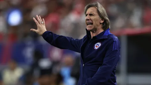Ricardo Gareca espera por la confirmación, pero todo indica de que seguirá al mando de Chile.