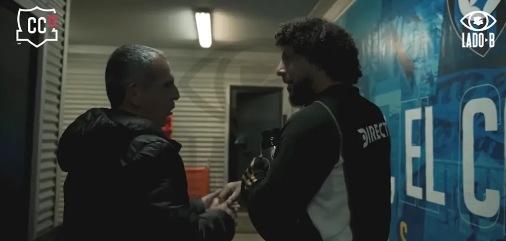 La gratitud de Falcón con un funcionario de Huachipato. (Captura Lado B | YouTube Colo Colo).